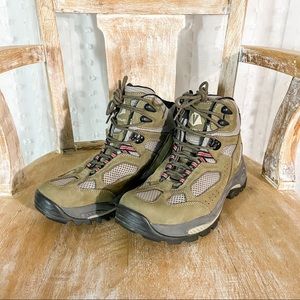 Vasque Hiking Boot 🥾